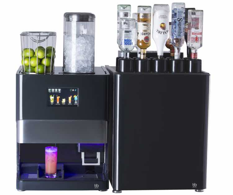 Cette machine prépare des cocktails sur demande